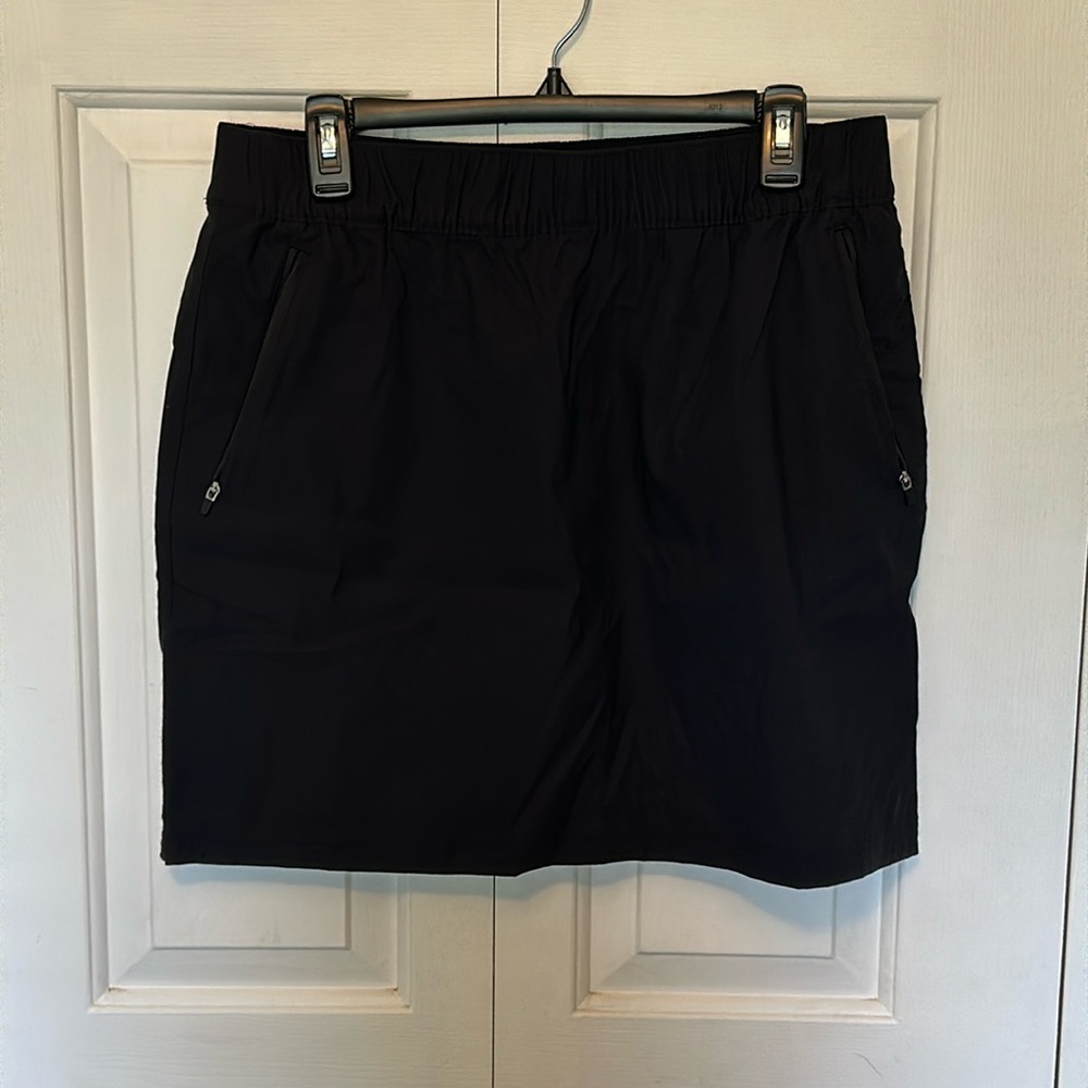 Eddie Bauer Women’s Black Skort sz 12 GUC B1313